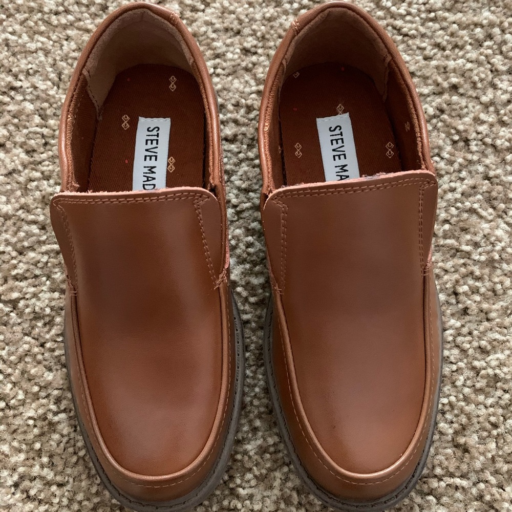 BRAND NEW SHOES FOR LITTLE BOY, Size 13